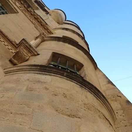 Uzes, Au Coeur Du Centre Medieval Le Logis Du Consul Un Bien D'Exception Du Xvieme Siecle Bagian luar foto
