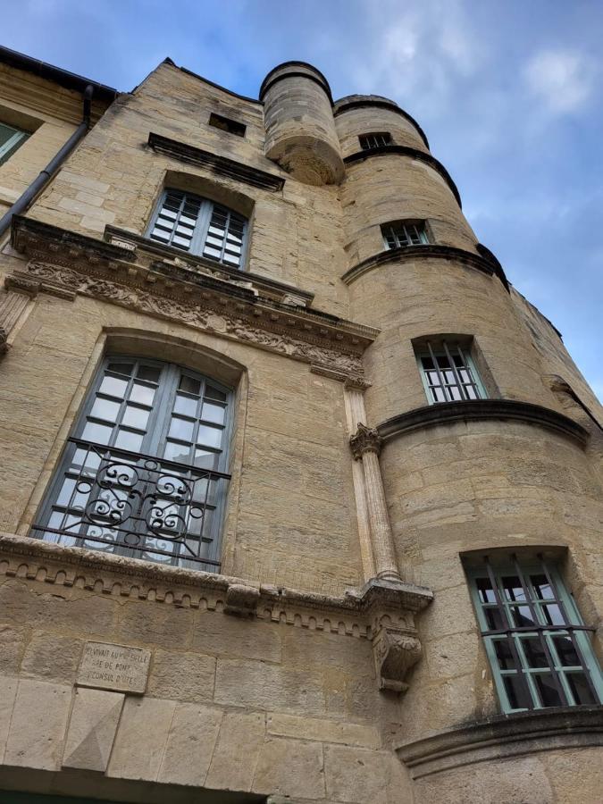 Uzes, Au Coeur Du Centre Medieval Le Logis Du Consul Un Bien D'Exception Du Xvieme Siecle Bagian luar foto