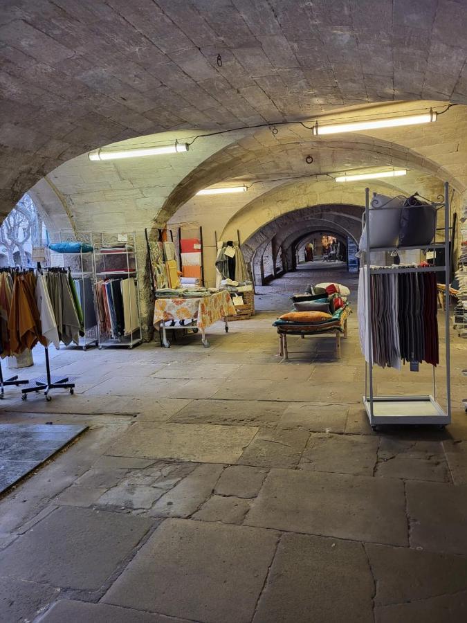 Uzes, Au Coeur Du Centre Medieval Le Logis Du Consul Un Bien D'Exception Du Xvieme Siecle Bagian luar foto
