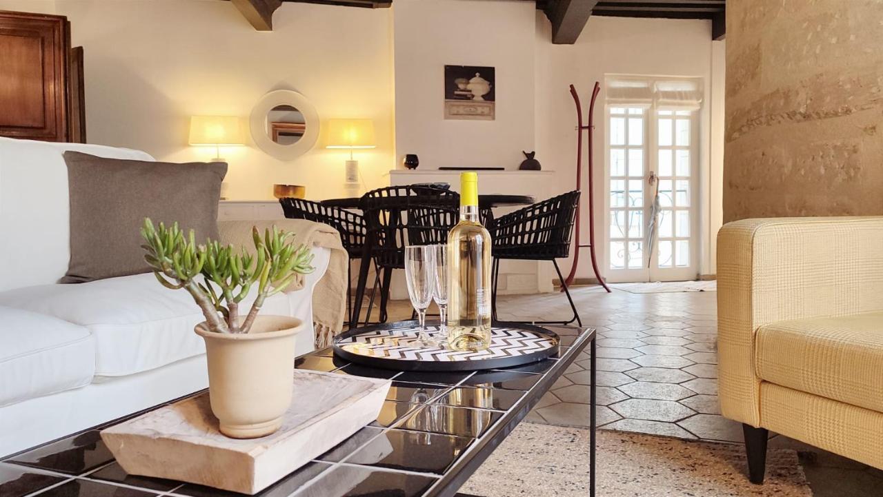 Uzes, Au Coeur Du Centre Medieval Le Logis Du Consul Un Bien D'Exception Du Xvieme Siecle Bagian luar foto