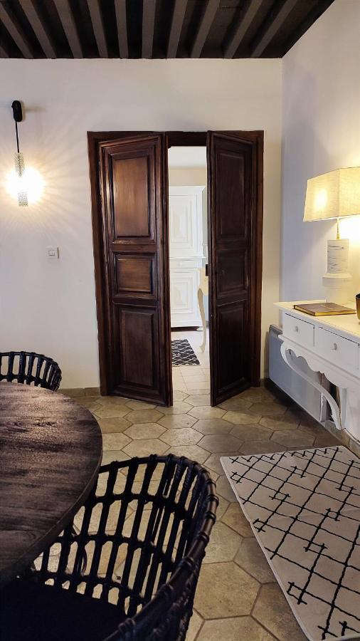 Uzes, Au Coeur Du Centre Medieval Le Logis Du Consul Un Bien D'Exception Du Xvieme Siecle Bagian luar foto